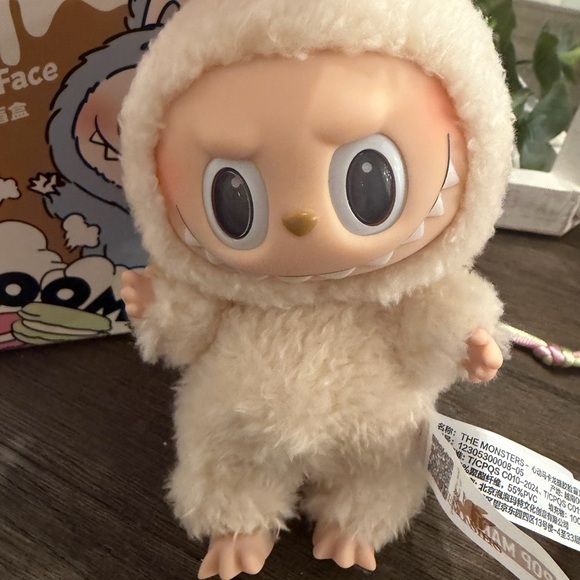 Pop Mart Macaron Labubu plush pendant, Soymilk - Picture 2 of 6